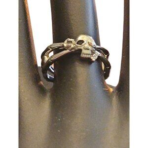 Sterling Silver Skull & Crossbones Ring With 925 Stamp Size 7.5